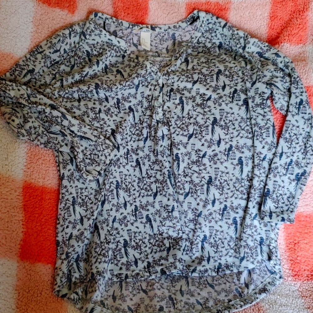 H & M shirt